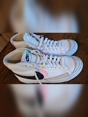 Nike Blazer Mid '77 SE "Double Swoosh" White/Arctic Punch Youth Sz 4 Pink Black